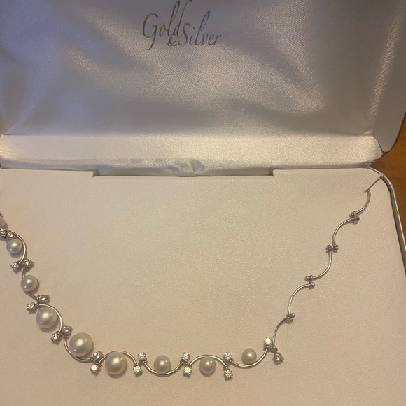 Diamond and Pearl Necklace - Picture 1 of 1